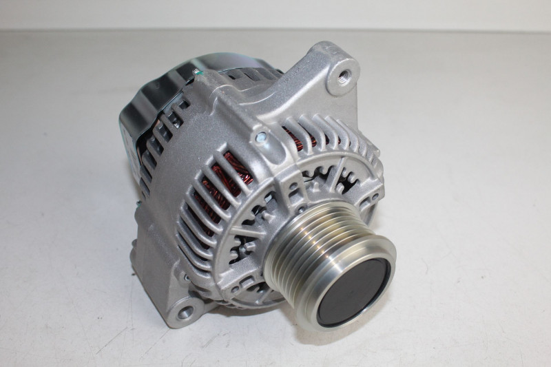 TOYOTA HILUX 2014 2.5 2KD ALTERNATOR