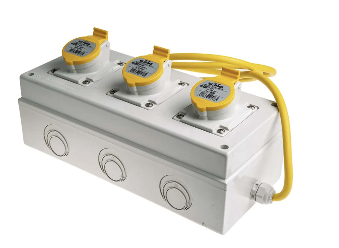 Scame IP44 Yellow Surface Mount Socket, Rated At 16A, 100 → 130 V